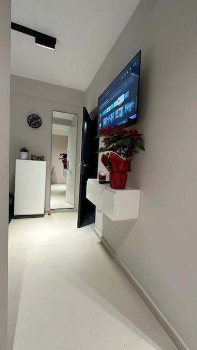 Host Apartament Elio 티라나 외부 사진