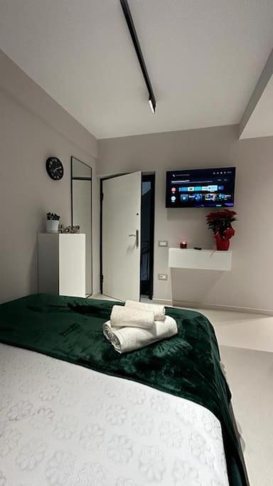 Host Apartament Elio 티라나 외부 사진