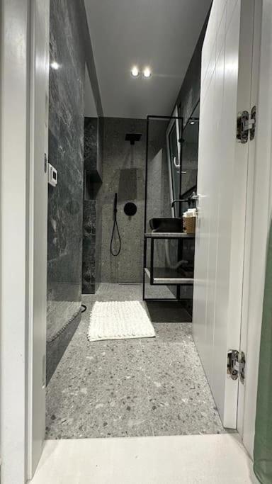 Host Apartament Elio 티라나 외부 사진