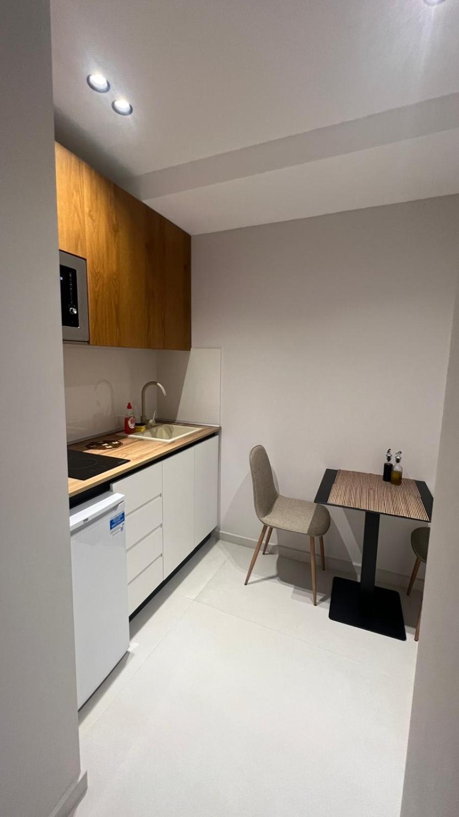 Host Apartament Elio 티라나 외부 사진