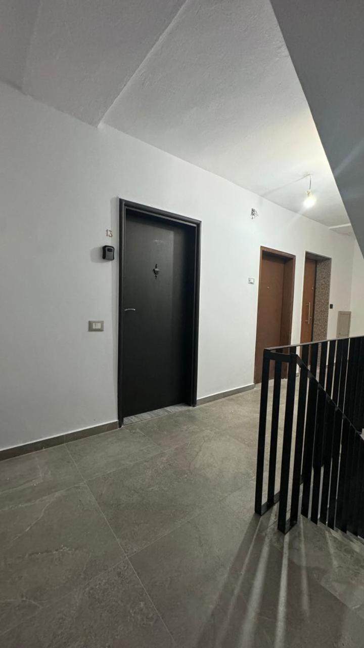 Host Apartament Elio 티라나 외부 사진